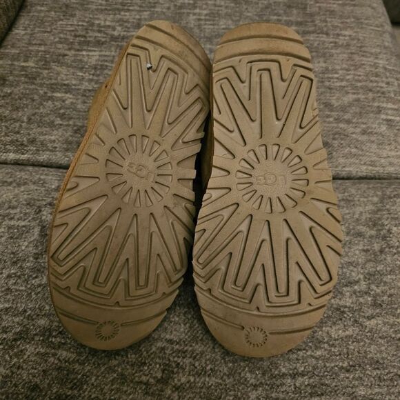 UGG Neumel Cozy Tan Suede Boots with Laces Size 5 - Picture 6 of 9